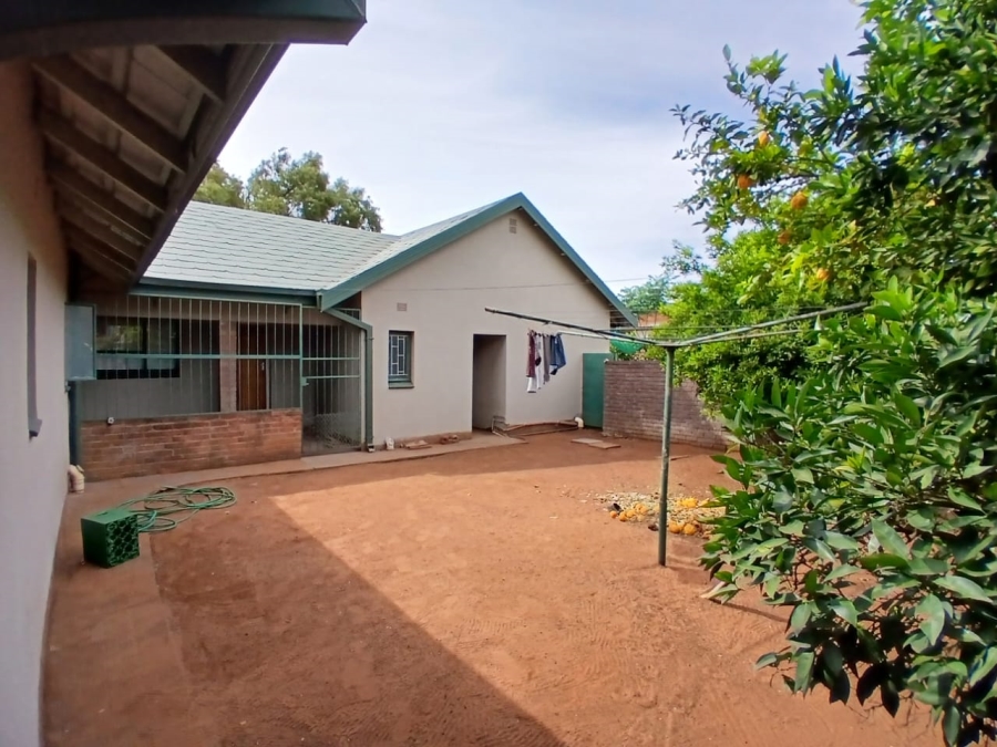 4 Bedroom Property for Sale in Kuruman Northern Cape